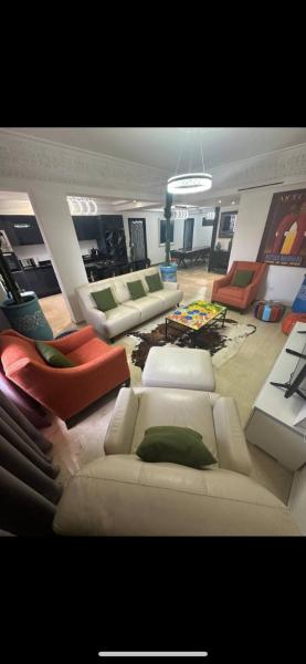 Modern, cozy apt-Prime location
